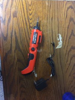 Black and decker drill works like new has led light built in