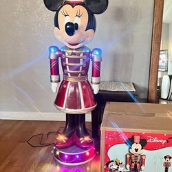 Mickey Mouse Musical Nutcrackers Light Up