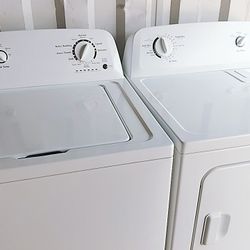 KENMORE WASHER AND DRYER SET LIKE NEW