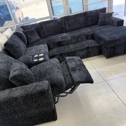 Sectional With Power Recliner, Sleeper, Bluetooth And Speakers 🔊 🥳🥳🥳