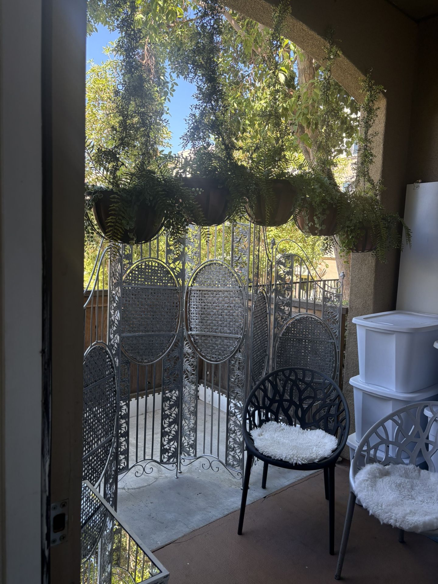 5 Plastic Hanging Plants