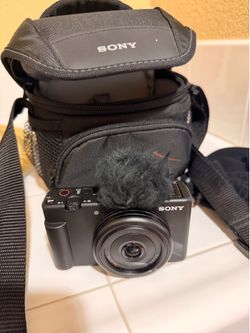 Sony - ZV-1F Vlog Camera with Tripod