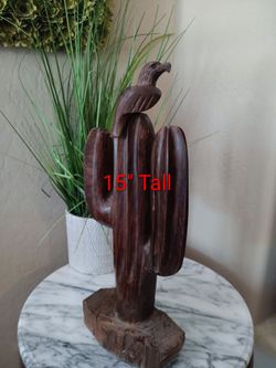 Large Hand-Carved Ironwood Saguaro Cactus and Eagle Sculpture. Fantastic Piece Pick-up Val Vista and Ray, Gilbert 
Hand-carved ironwood sculpture is a