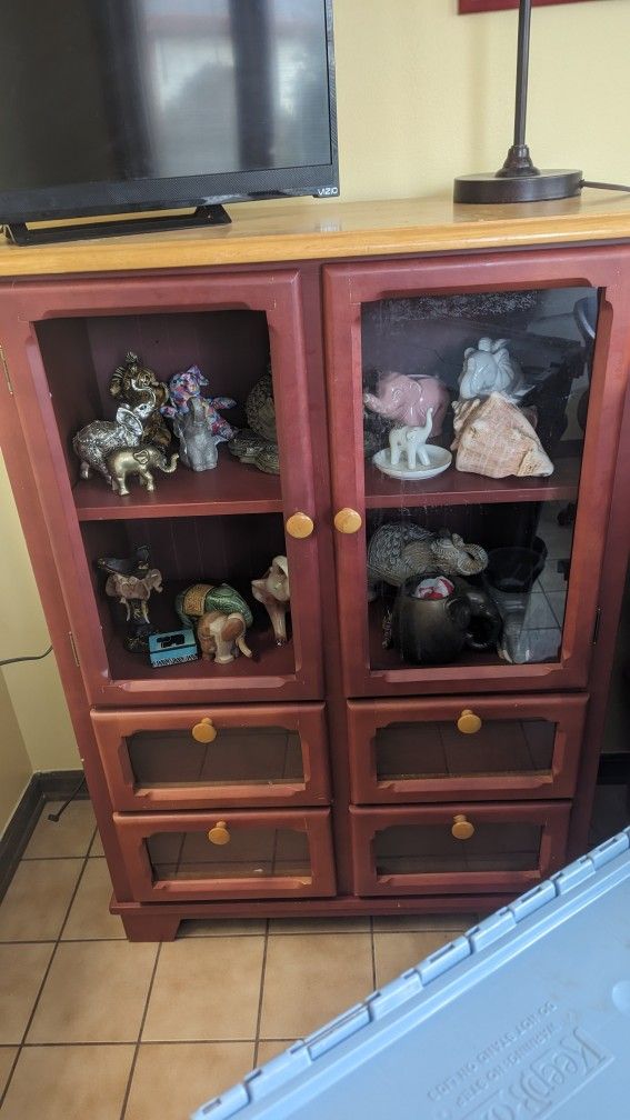 BEAUTIFUL RED WOODEN HUTCH W GLASS DOORS MAKE OFFER