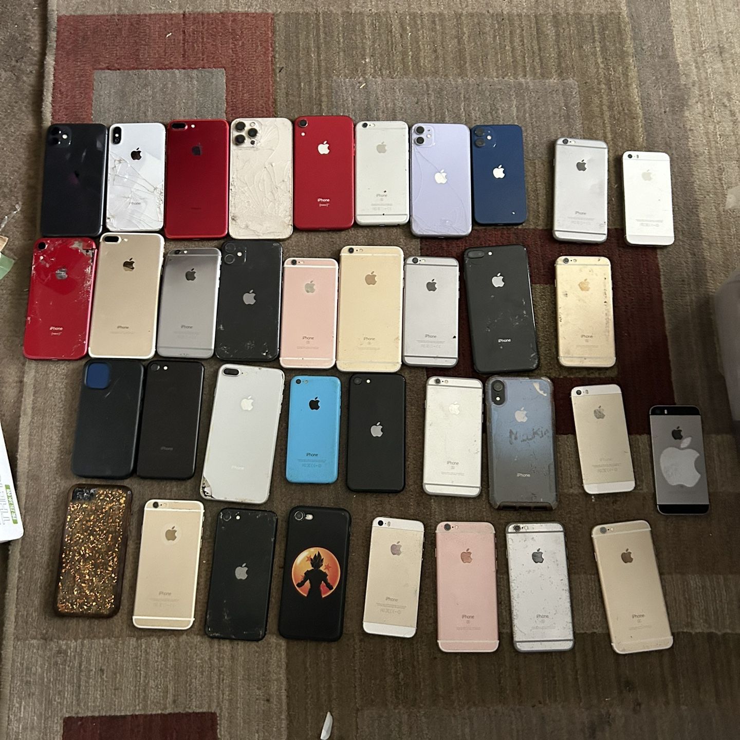 Lot Of 34 iPhones $690 OBO