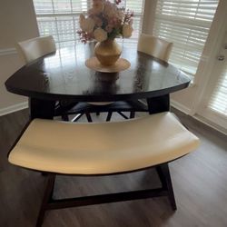 Dining room set For Sale