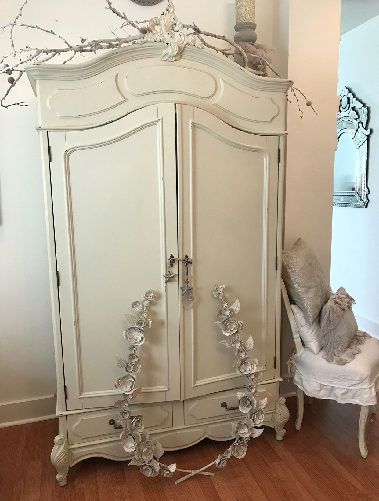RESTORATION HARDWARE LARGE AGED METAL GREEK WALL DECOR WREATH, GORGEOUS