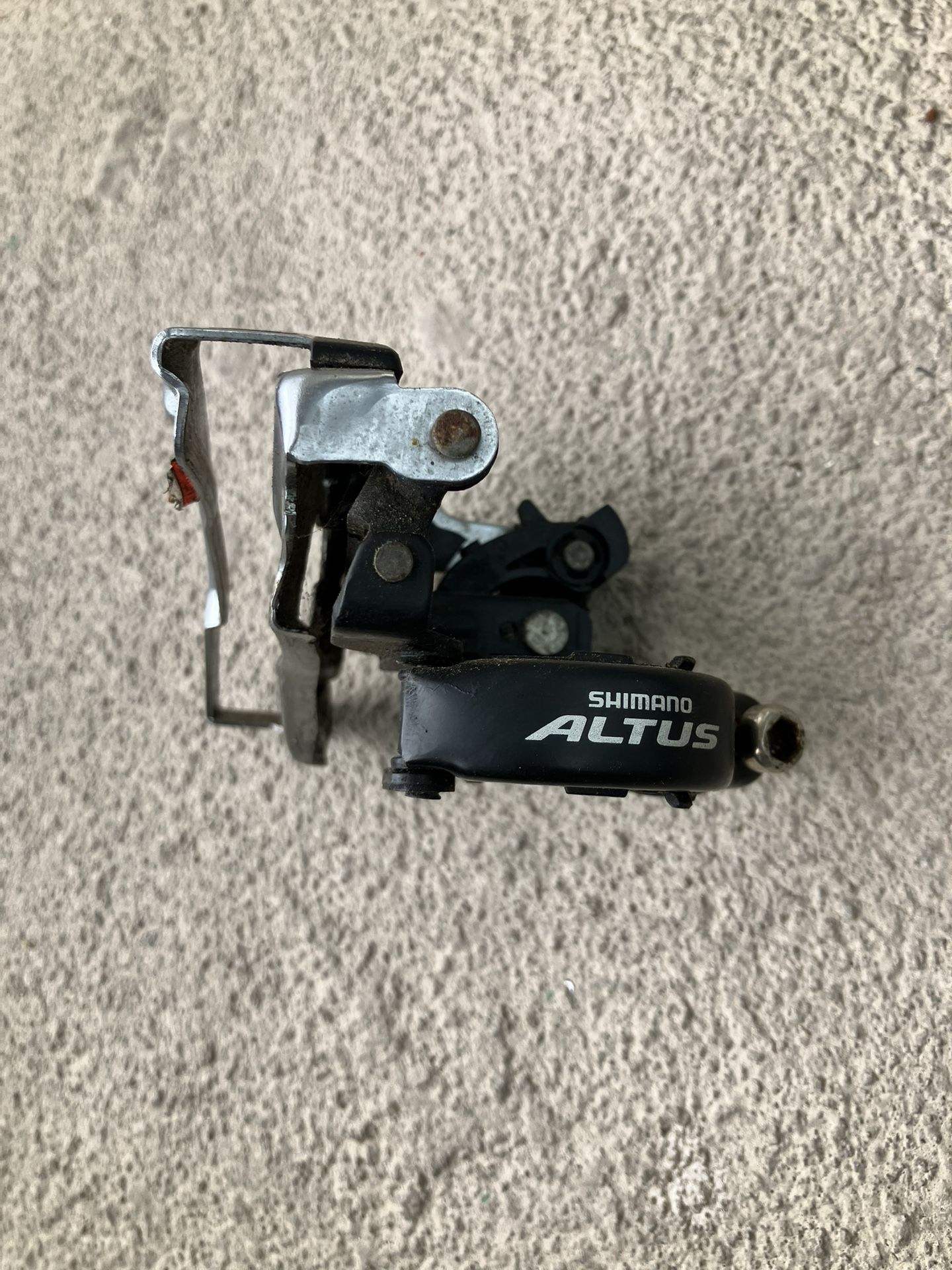 Shimano Altus front derailleur