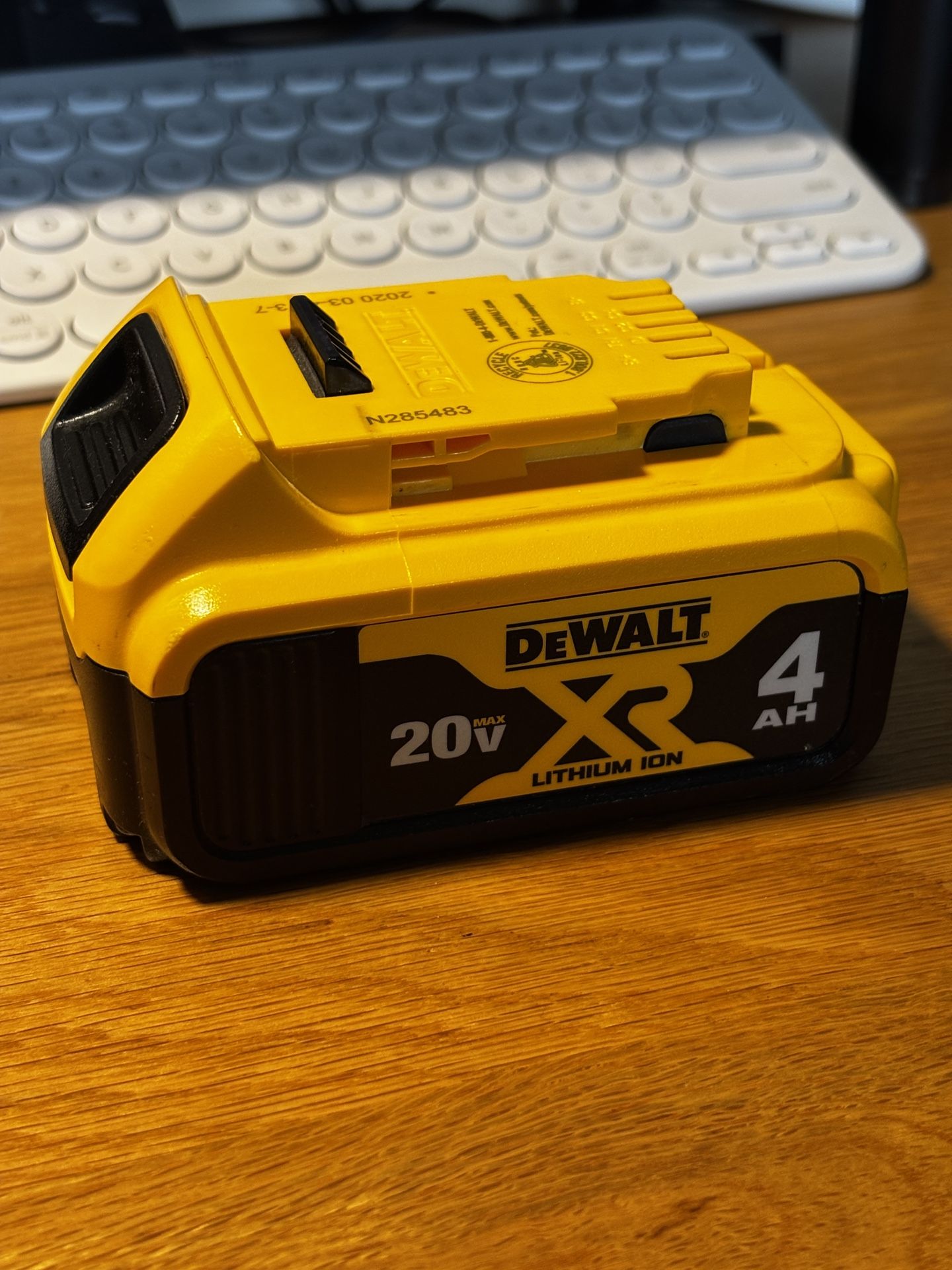 Dewalt Battery 4Ah DCB204