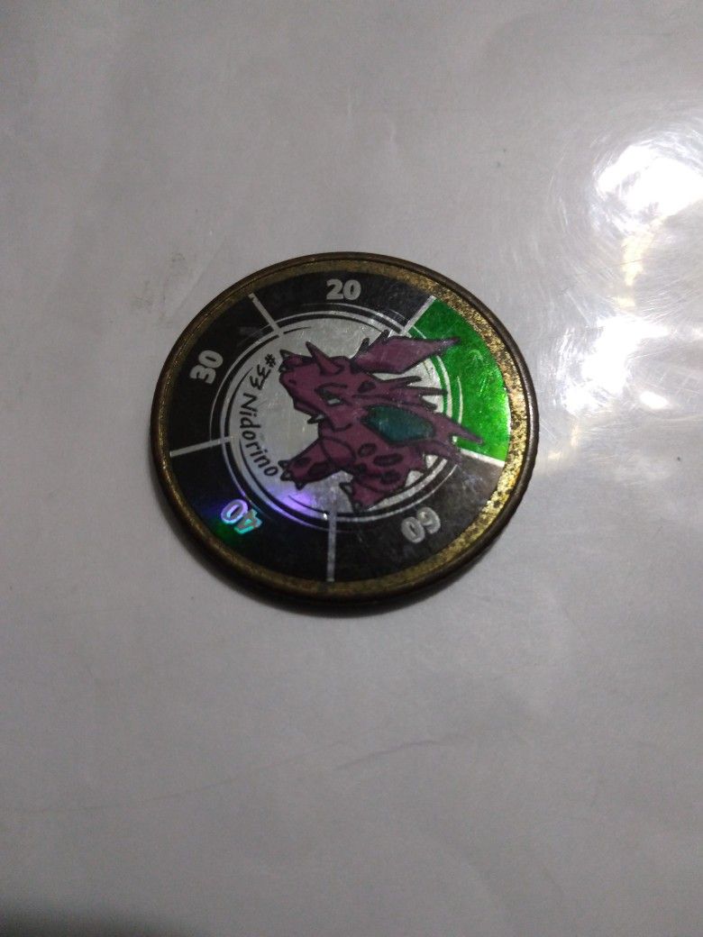 Pokemon 1999 Battling Coin Game Nintendo Hasbro # 33 Nidorino Used