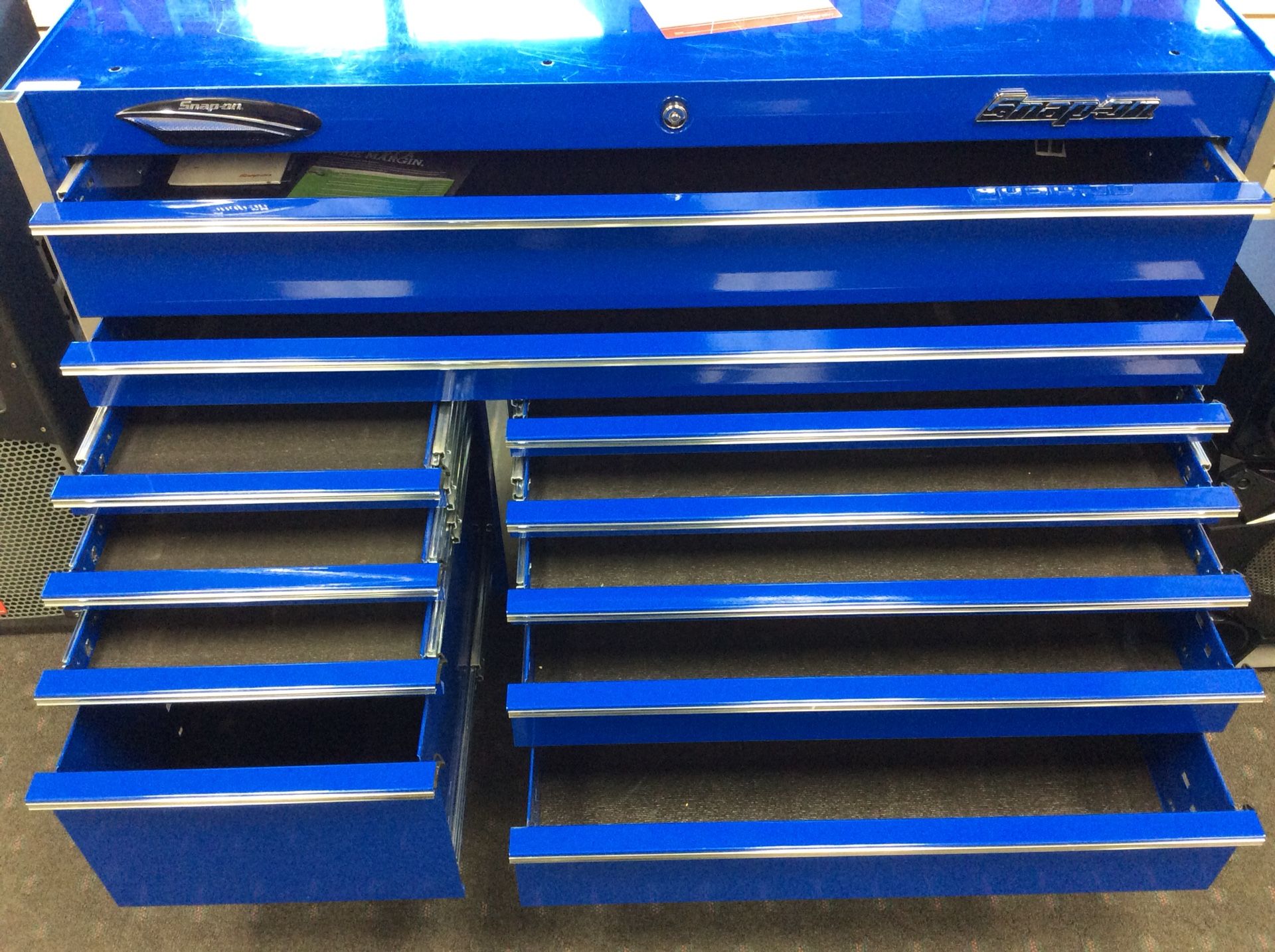 Snap-on krl722bpcm 54” 11 drawer double bank masters series roll cab