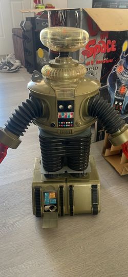 Lost in Space B9 Robot Figure with Box