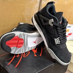 Jordan 4 Size 10.5 Man’s 