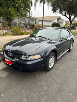 2000 Ford Mustang