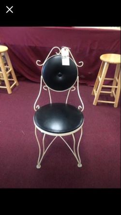 Vanity chair
