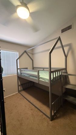 Kids bunk bed