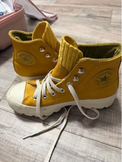 Women’s(unisex) converse size 6