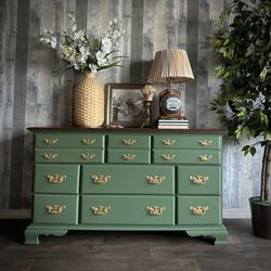 🌺 Newly Refinished Cherry Solid Wood 9 Drawers Dresser/ Sage Green/ I Can Deliver 