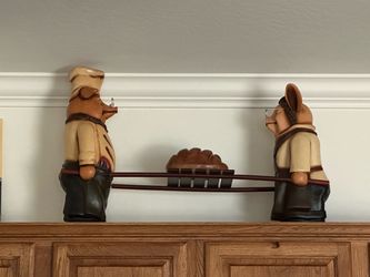 Chef & Maid Schulpture