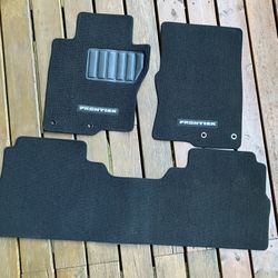 Nissan Frontier Floor Mat Set