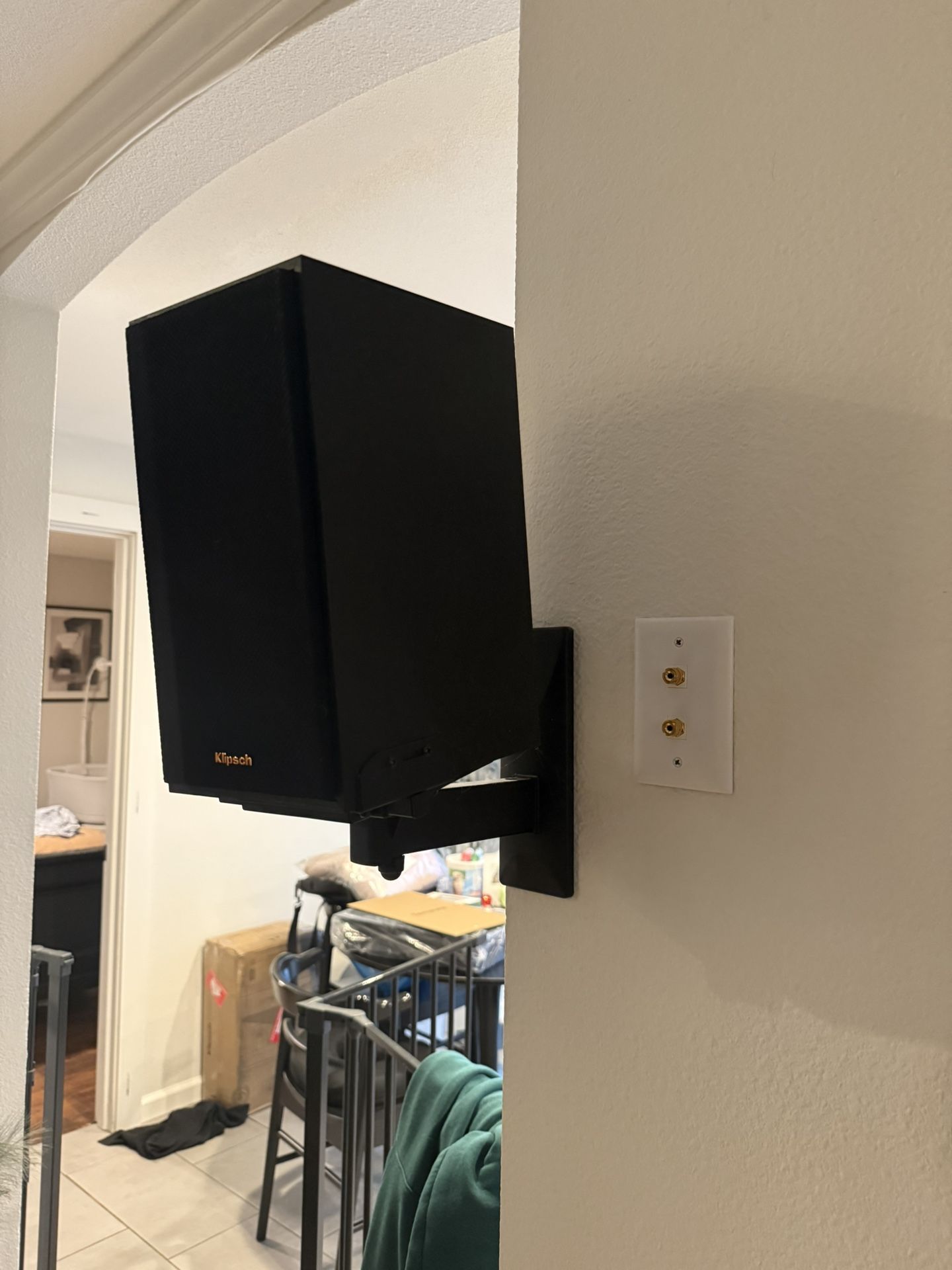 Klipsch R-41M (Pair) with Wall Mount Hardware.