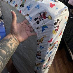Toddler Bedding (Mickey Mouse)