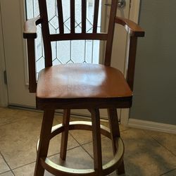Solid Wood Swivel Bar Stool with Arms – Warm Honey Finish