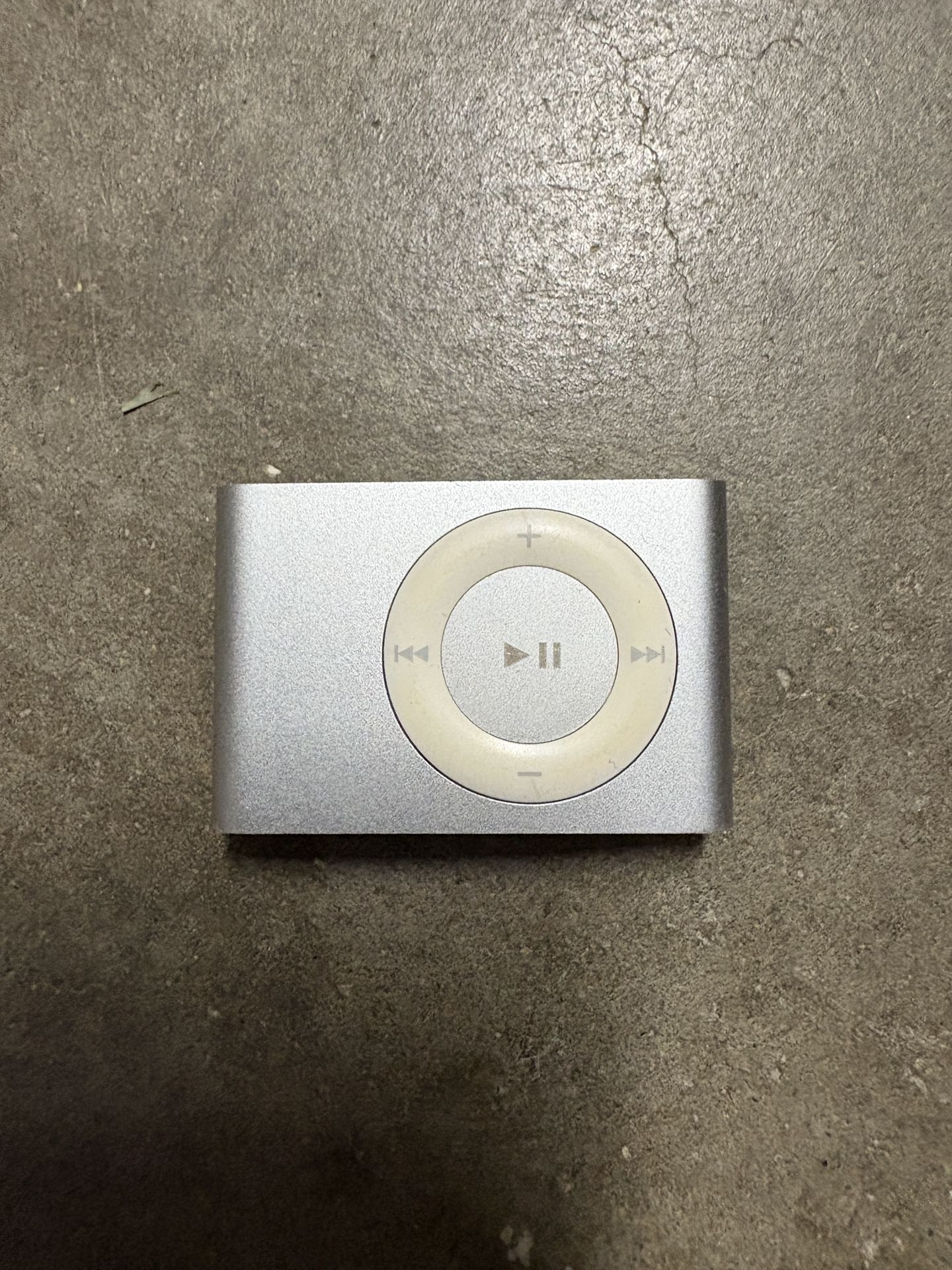 IPod Shuffle Apple – 2 Go, Couleur Grise – Occasion