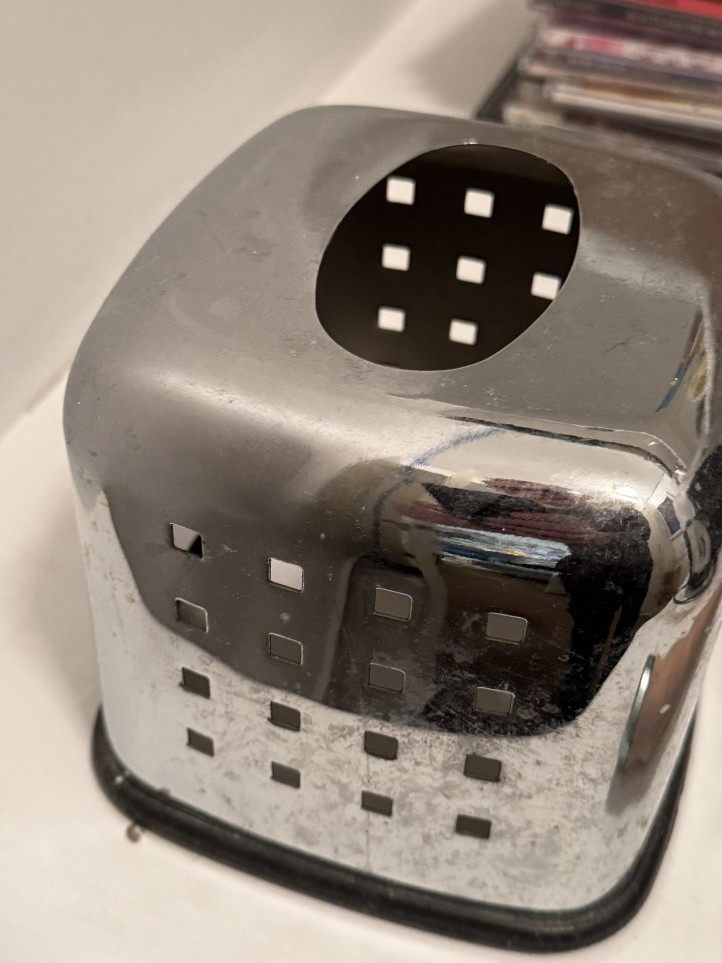 Modern style tissue box cover