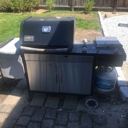 Weber Grill.   Genesis