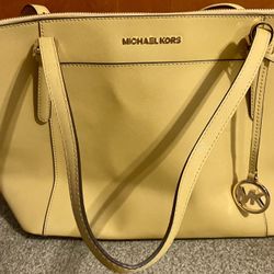 Light Yellow Micheal Kors Large Tote Purse 