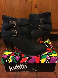 Women's size 10 black ankle boots with gold buckles