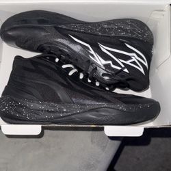 Mb.02.  Size 9 Men