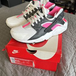Nike Huarache Run Size 6.5
