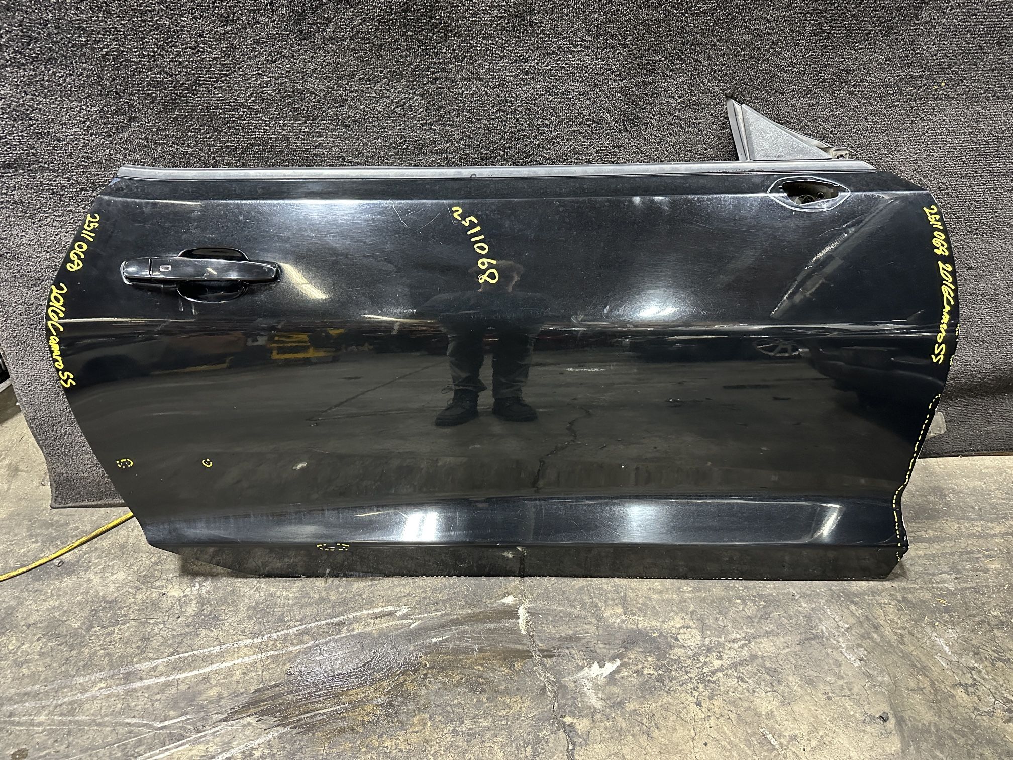 16-23 Chevrolet Camaro Right Passenger Door Assembly