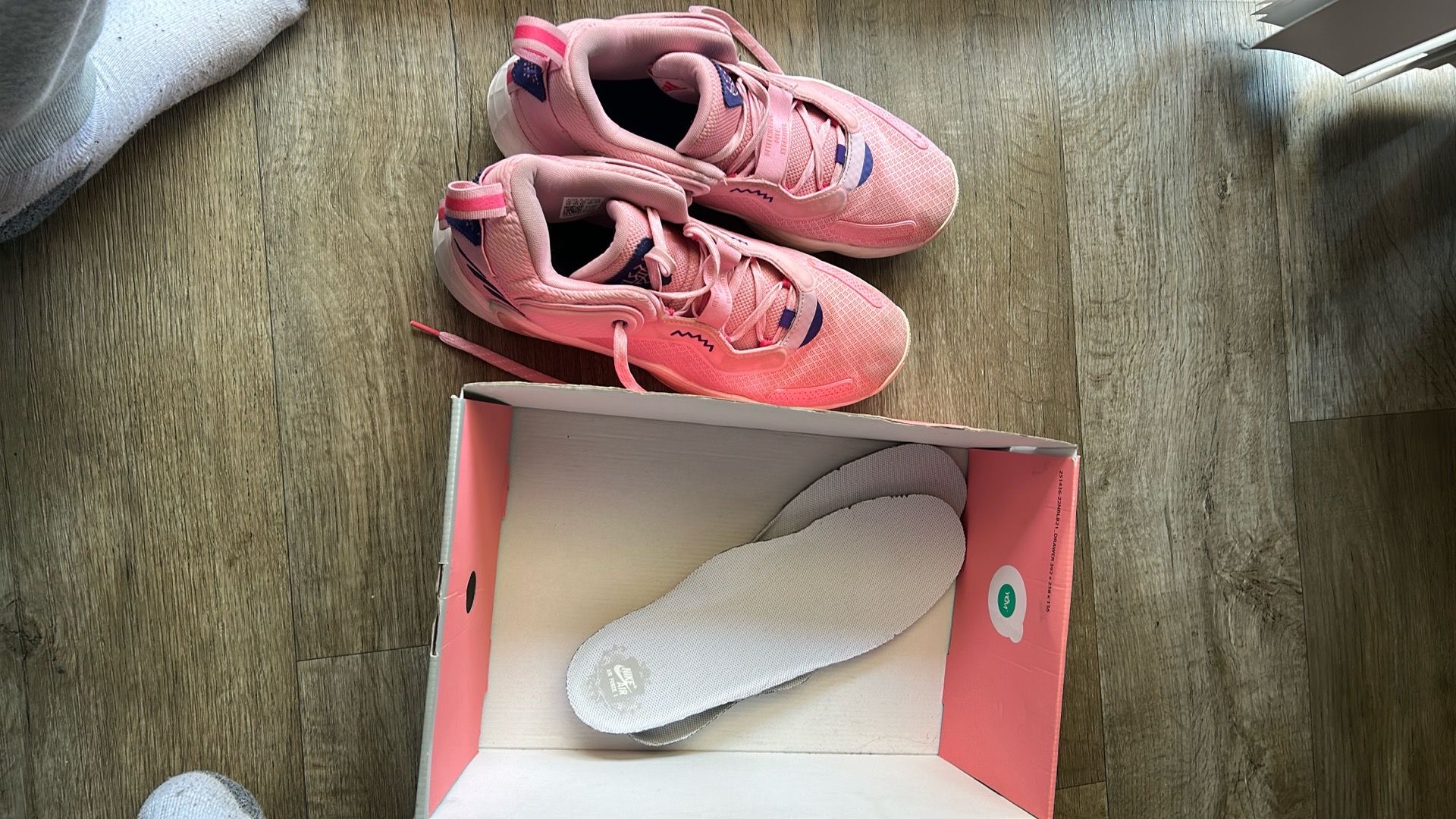 basketball shoes adidas D.O.N. Issue #3 lebron