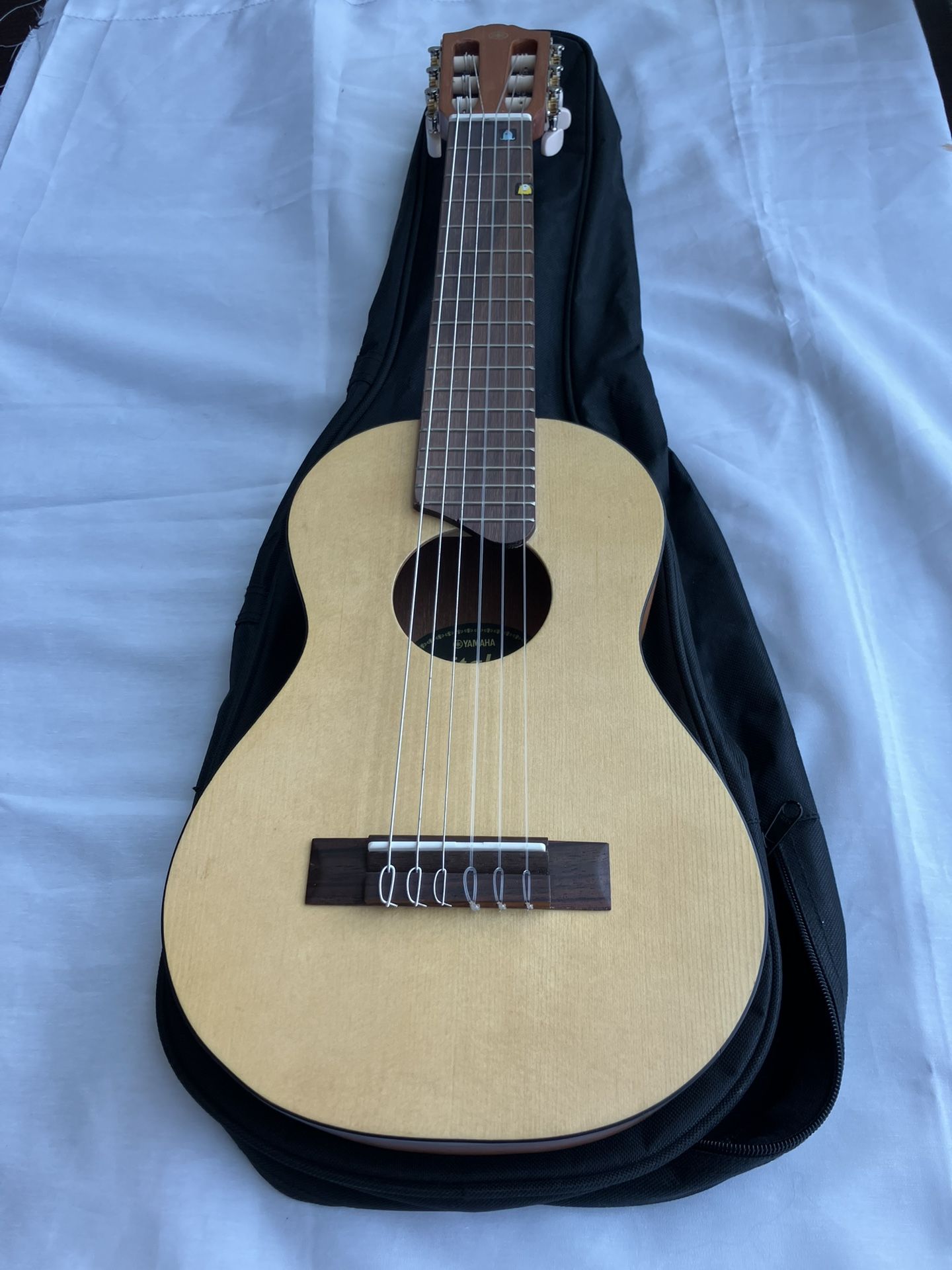Yamaha GL1Guitalele 6 - Nalon Strings 17” Scale Yamaha Corporation Soft Case Used Like New