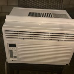 LG AIR CONDITIONER WINDOW 