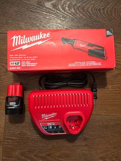 Milwaukee 3/8 ratchet kit battery charger and battery