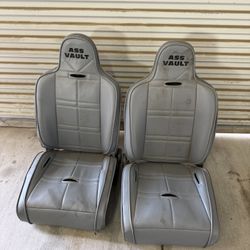 Suspension seats