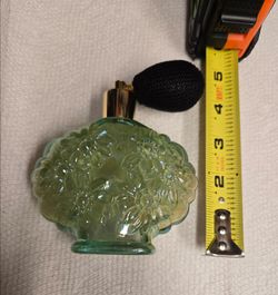 Green Glass Perfume Bottle with Bulb Atomizer