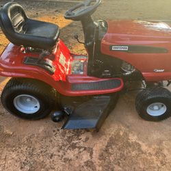 Craftsman Lt3000 Riding  Lawnmower 