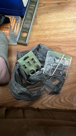 Picture Hanger Kits