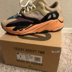 Yeezy Boost 700 