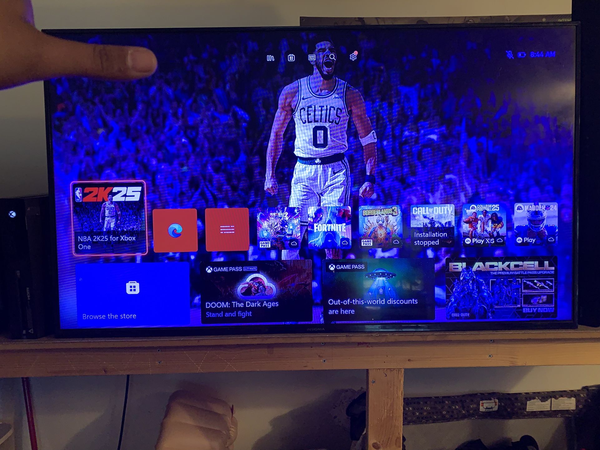 Xbox One / 60in TV