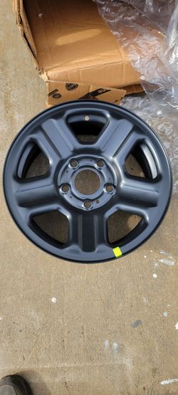 New Jeep 16 x 7 Wheel in Factory Box