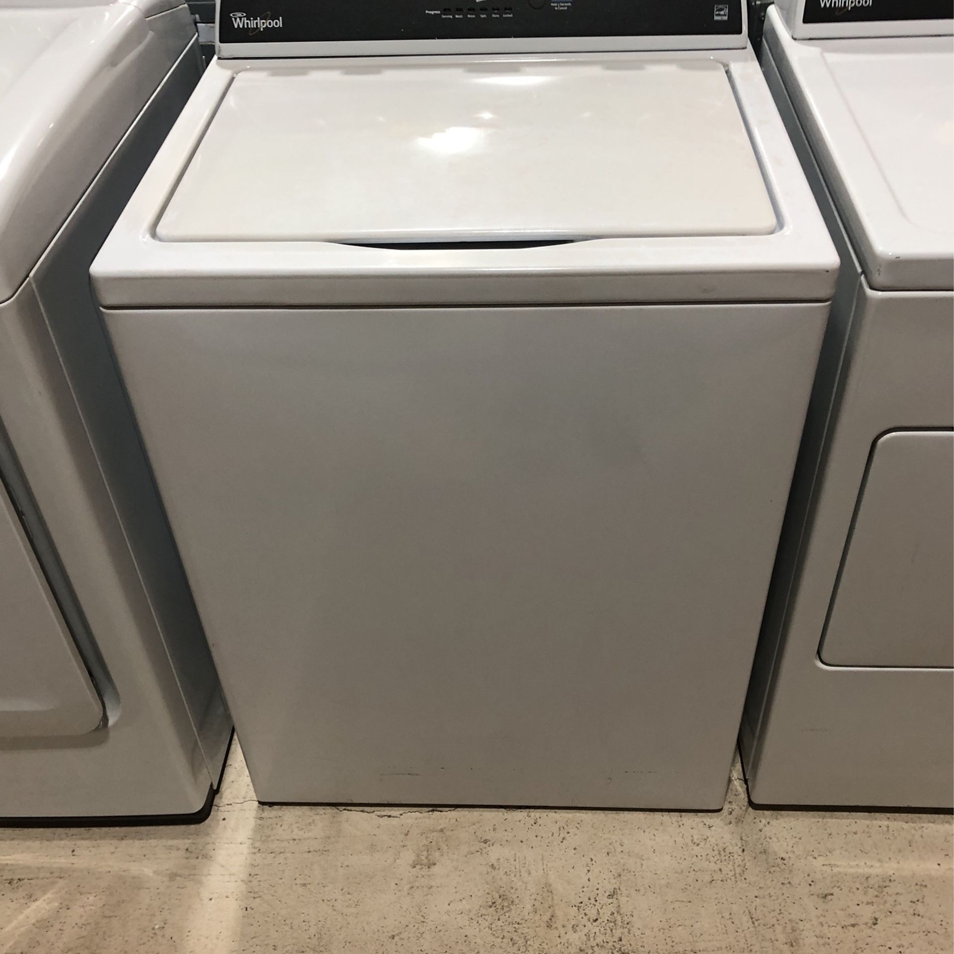 Used Whirlpool Washer And Dryer Set for Sale in Grays Harbor County, WA