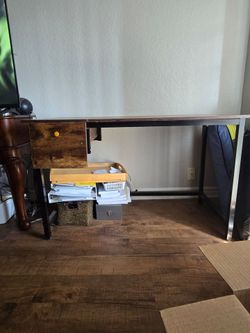 Small office desk