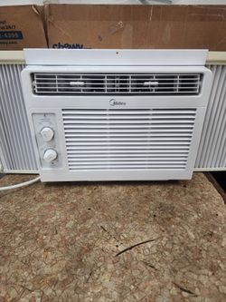 Midea 5KBTU Air Conditioner Window Unit 150Sq Ft