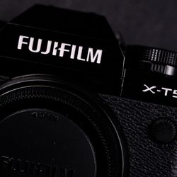 Fujifilm X-T5 Black Mint + XF27f2.8 Mint